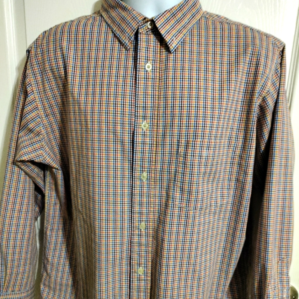 Men's size Large button down shirt by Haggar NWOT